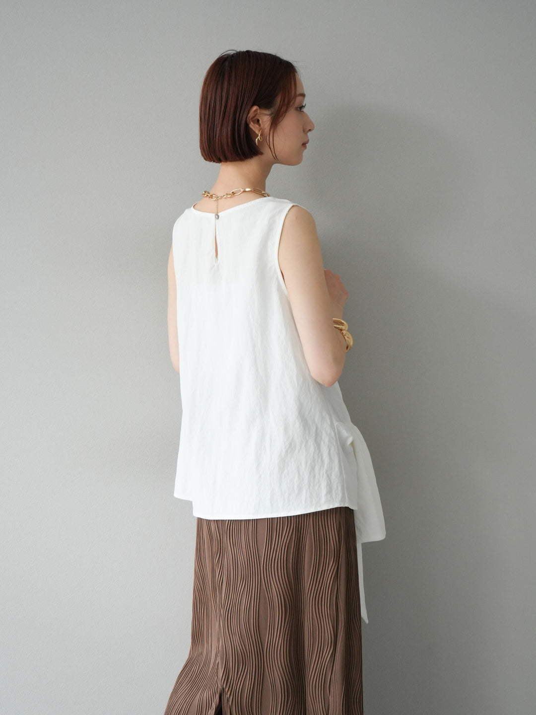 [SET] 前裹式無袖上衣+波浪滾邊緊身裙（2套）