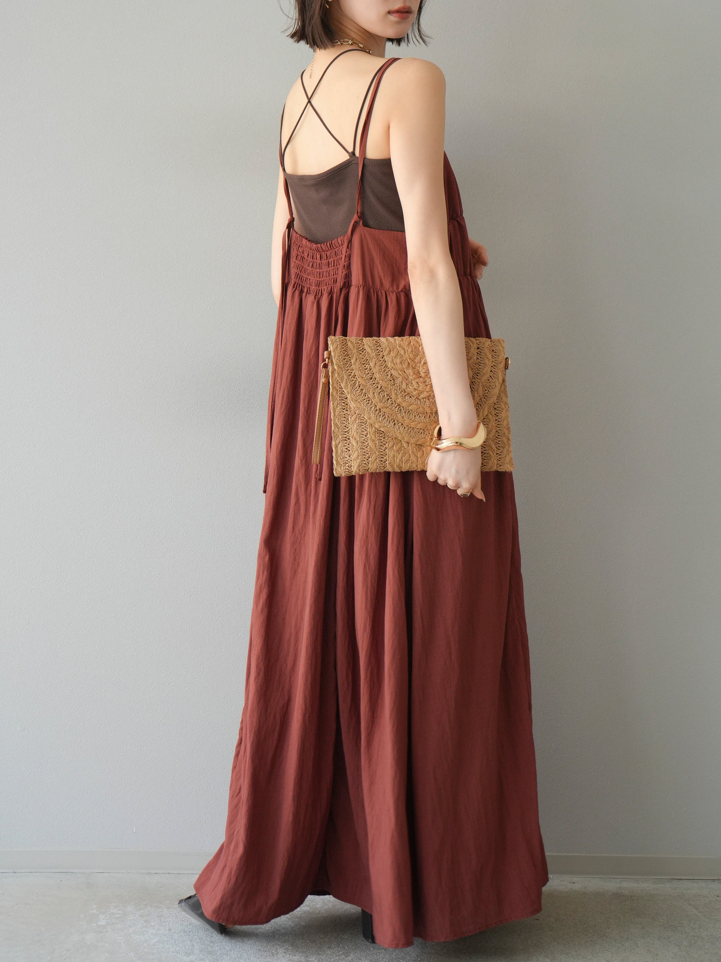 予約]レーヨンシャーリングキャミワンピース/ブラウン – Lumier