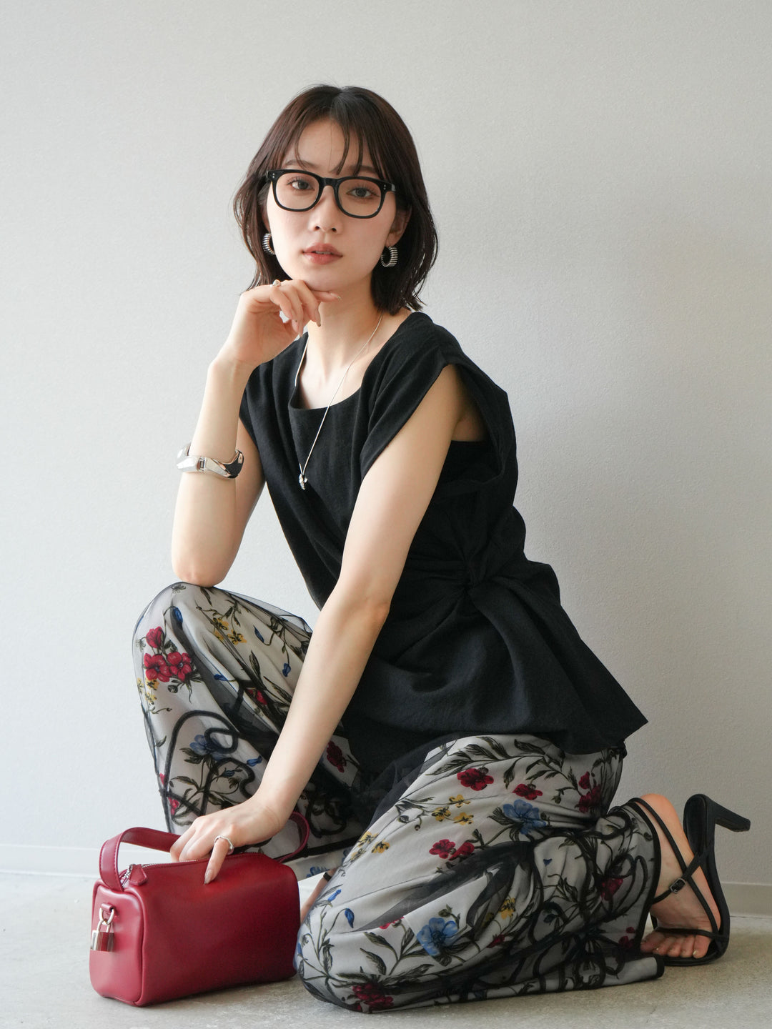 [SET] 側扭法式上衣+植物圖案休閒褲+繩繡薄紗疊穿褲（3件套裝）