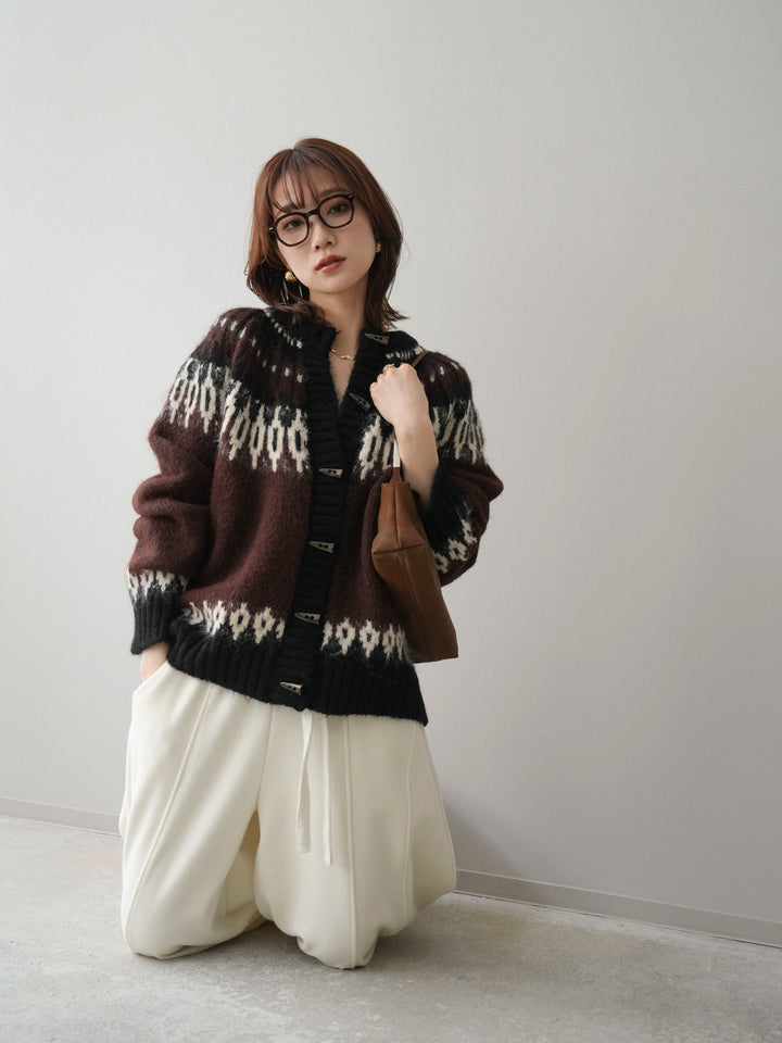 [SET]トグルボタン求心柄ニットカーディガン+ウエストベルトカーブラインスエットパンツ(2set)
