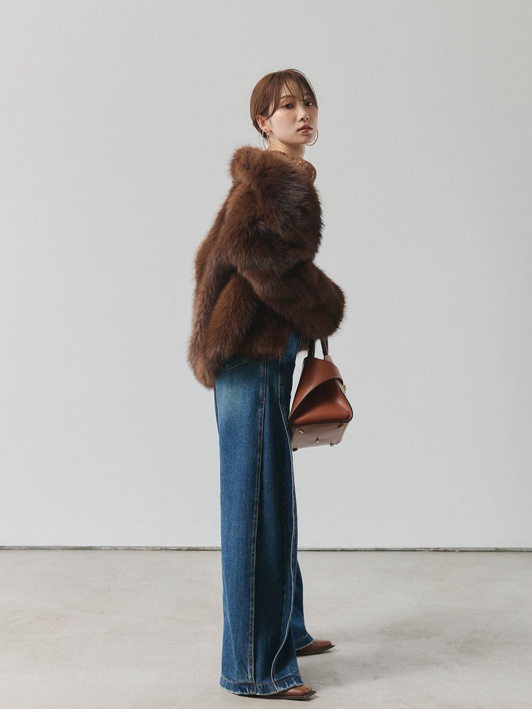 【Allure】[SET]フラワーレーストップス+フェイクファービックカラージャケット(2set)