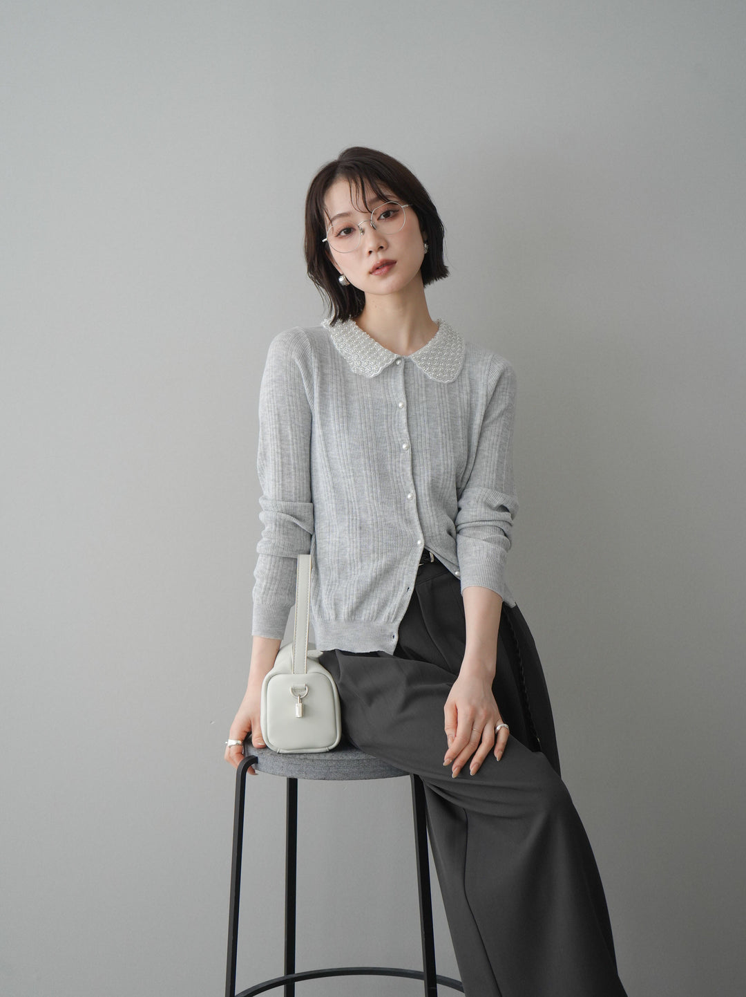 [予約]ビジュー襟パールボタンニットカーディガン/gray