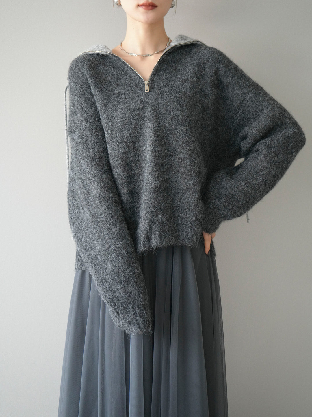 [予約]バイカラージップニットプルオーバー/charcoal