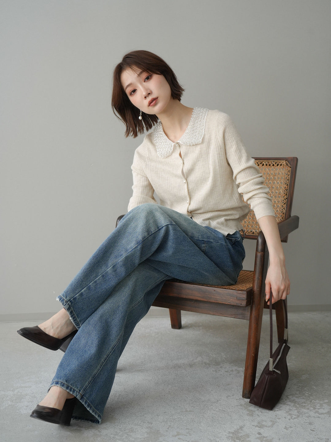 [予約]ビジュー襟パールボタンニットカーディガン/ivory