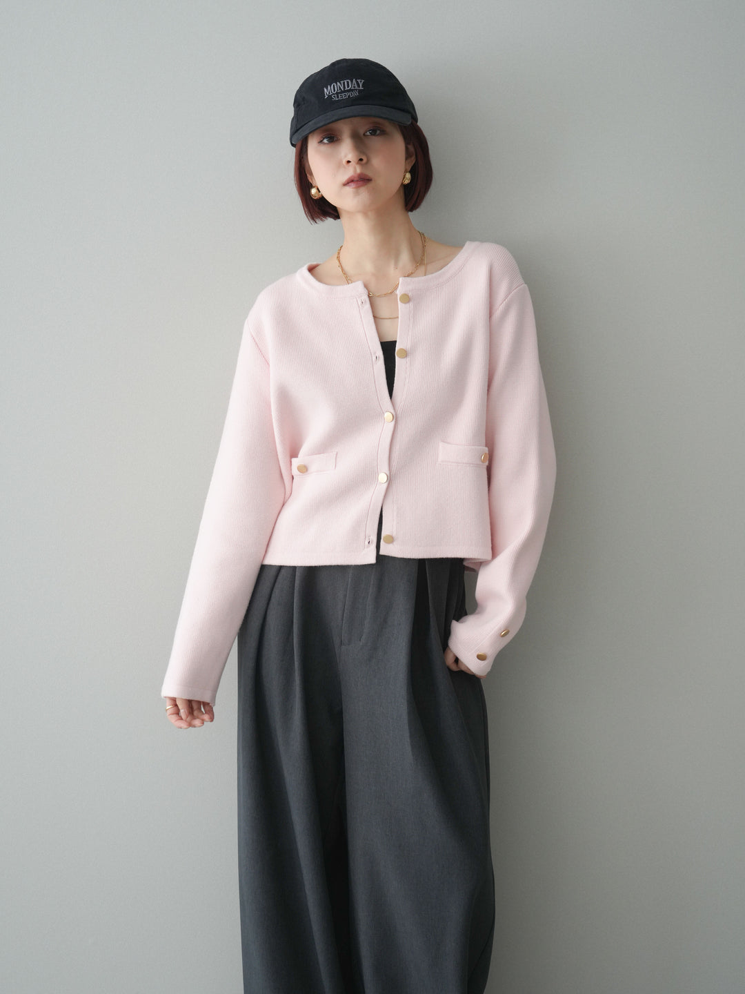 [SET]ゴールドボタンノーカラーニットジャケット+サテンベルトタックワイドパンツ(2set)