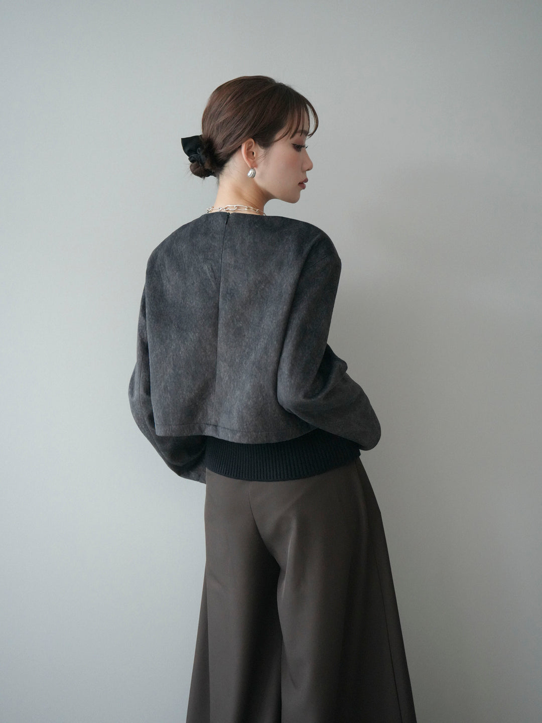 [予約]リブニットレイヤードスエードプルオーバー/charcoal