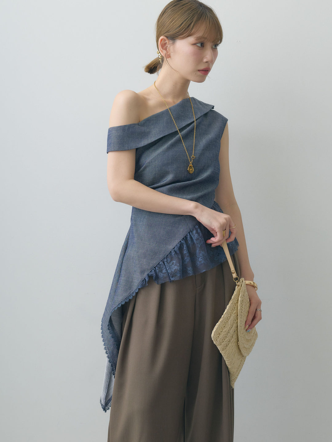 [SET]アシンメトリーラッフルレースヘムトップス+クレープデシンタックワイドパンツ(2set)