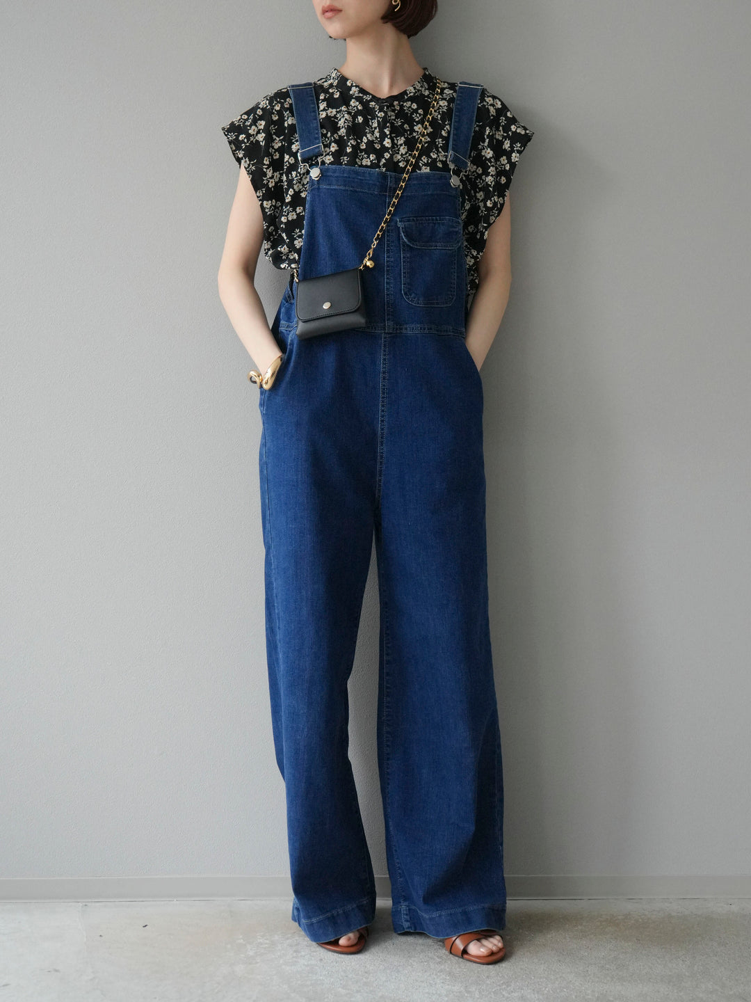 【預購】花朵印花法式袖襯衫/黑色