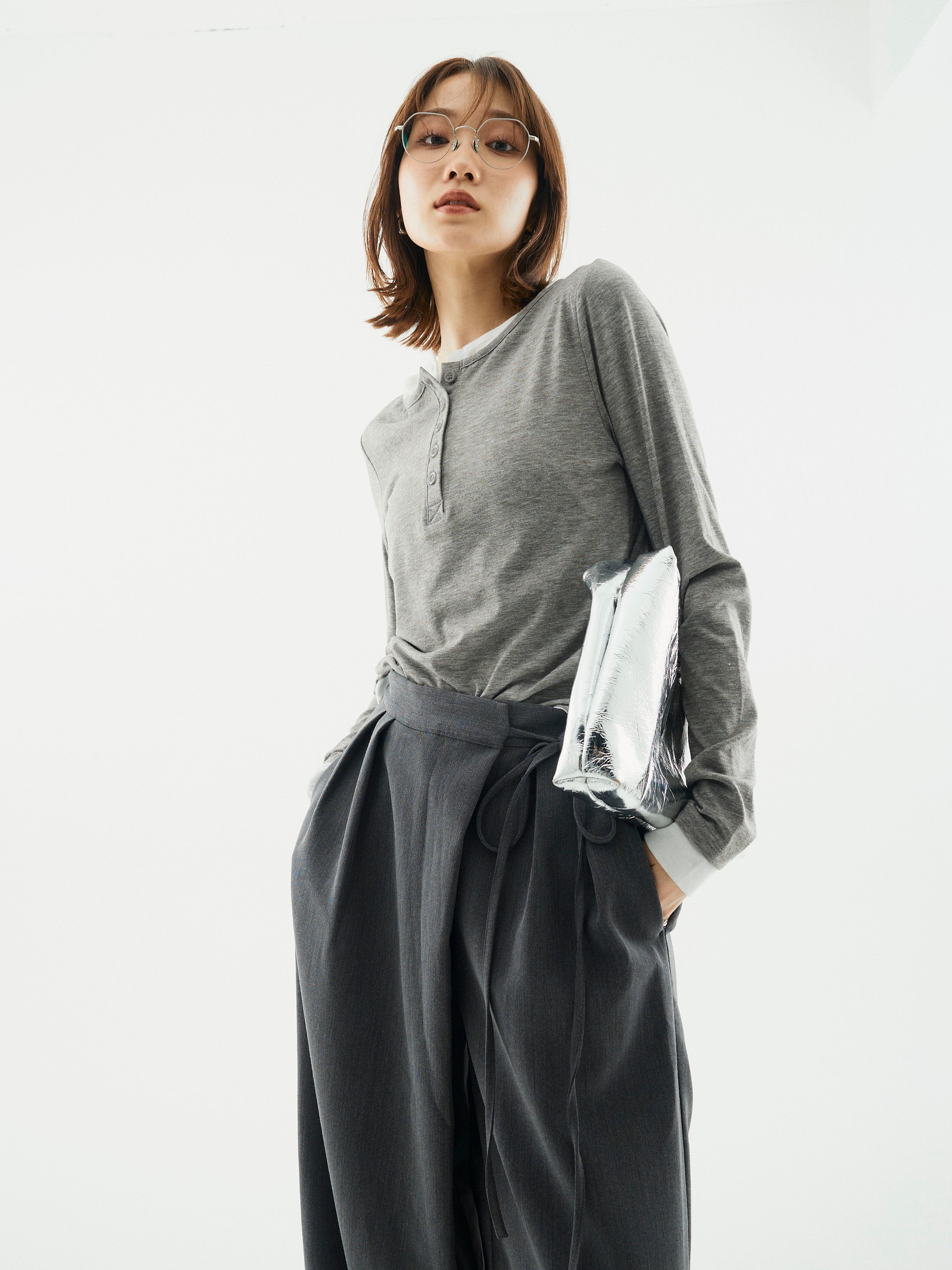 予約]配色レイヤードヘンリーネックトップス/グレー – Lumier