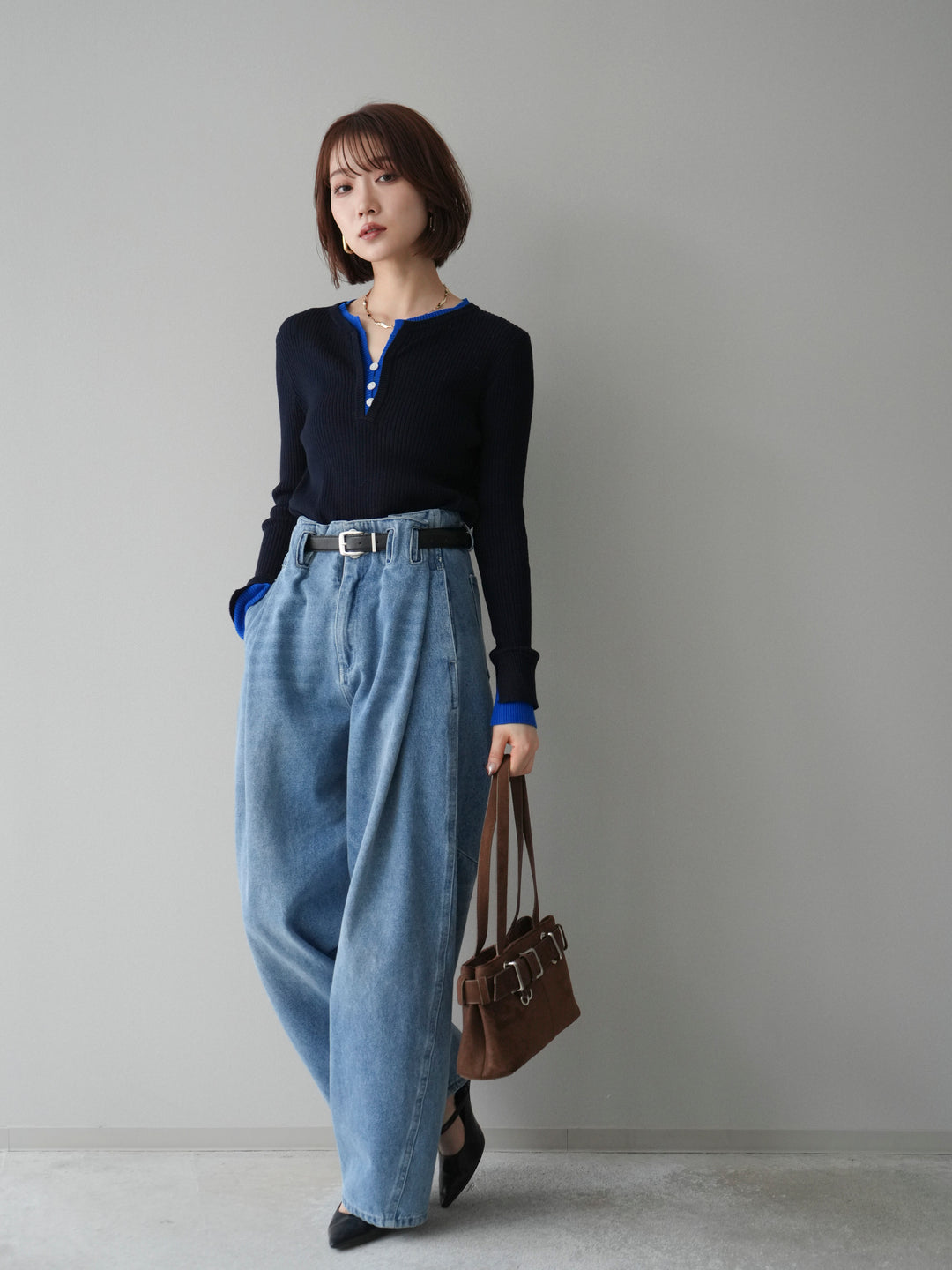 [SET]バイカラーキーネックリブニットトップス+ハイウエストベルトループデザインデニムパンツ(2set)