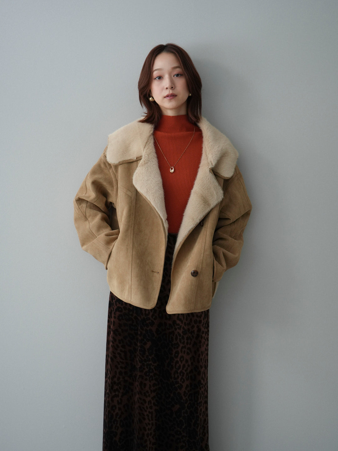 [SET]ムートンショートジャケット+袖ボタンボトルネックリブニットトップス(2set)