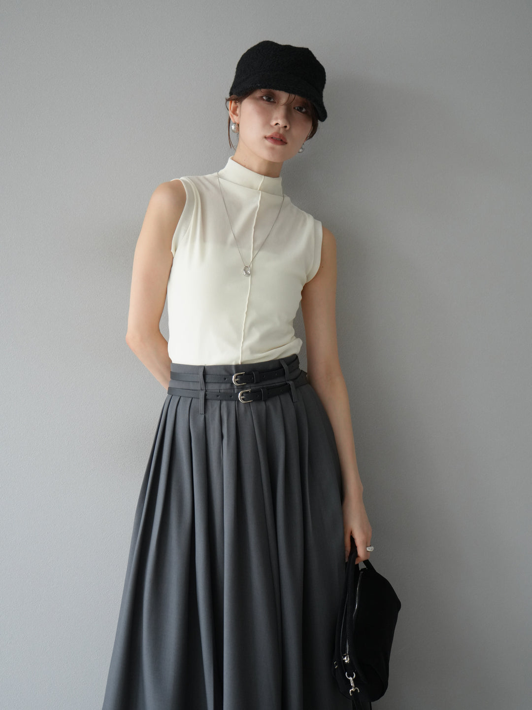 [SET]シアーベロアプチネックノースリーブトップス+エステルプリーツスリットスカート(2set)