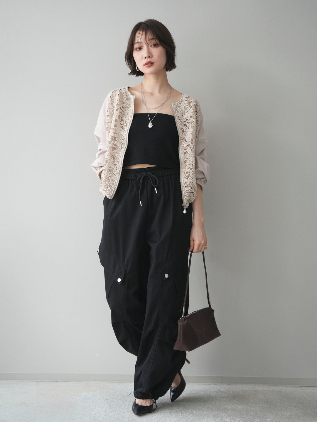 [SET]レースドッキングブルゾン+タックデザイン裾ドロストカーゴパンツ+カップ付テレコリブベアキャミソール(3set)