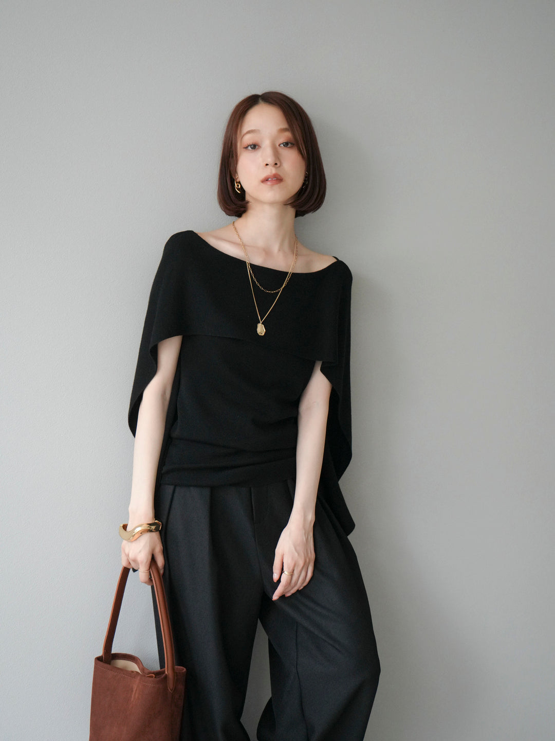 [予約]マントデザインスリットドルマンニット/ブラック