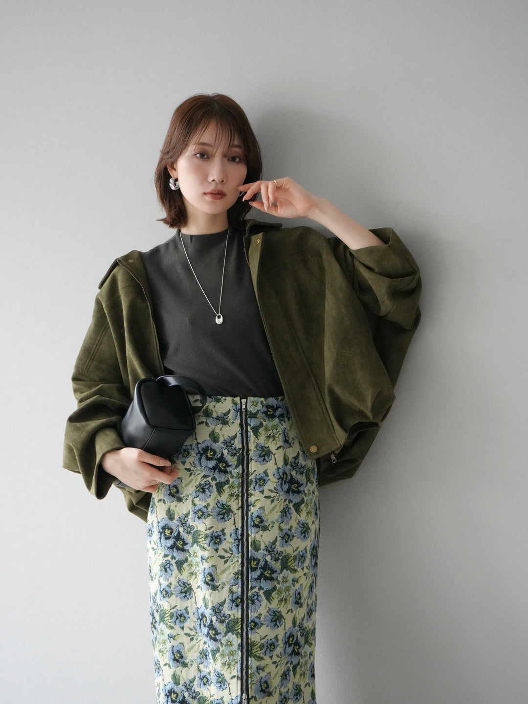 [套裝] 麂皮外套 + 小領法式針織上衣 + 哥布蘭前拉鍊緊身裙（3 套）