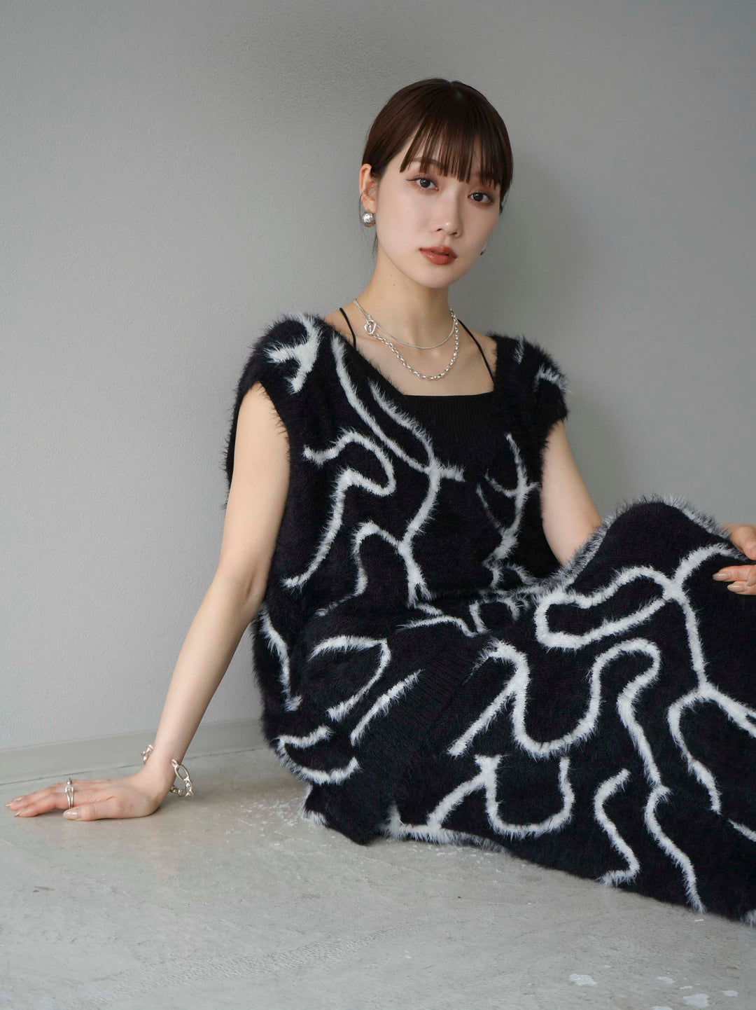 [SET] 線狀毛絨針織背心 + 線狀毛絨針織裙 (2套)