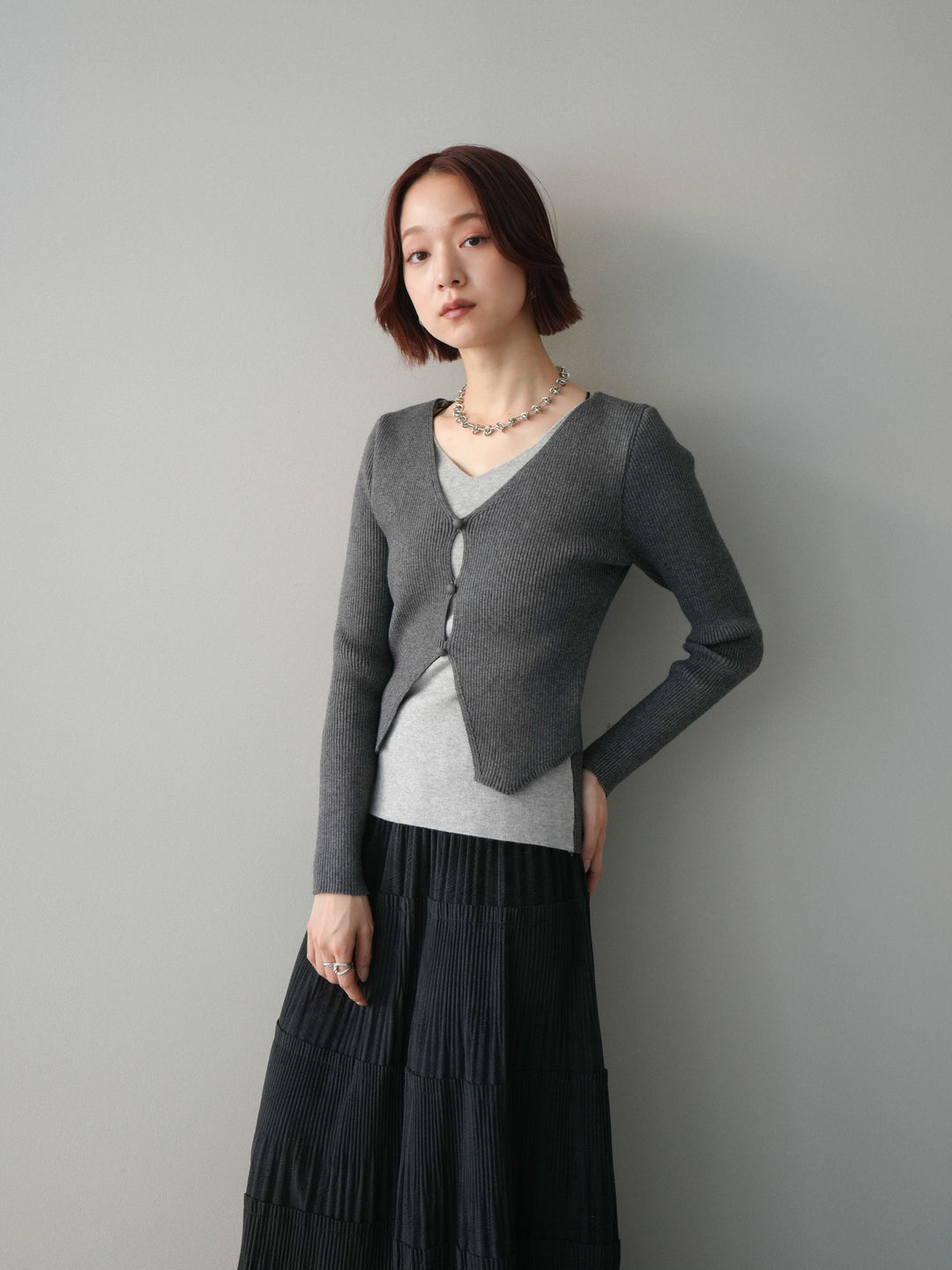 [SET]Vネック配色レイヤードスリットニットトップス+型押しスエードティアードプリーツスカート(2set)