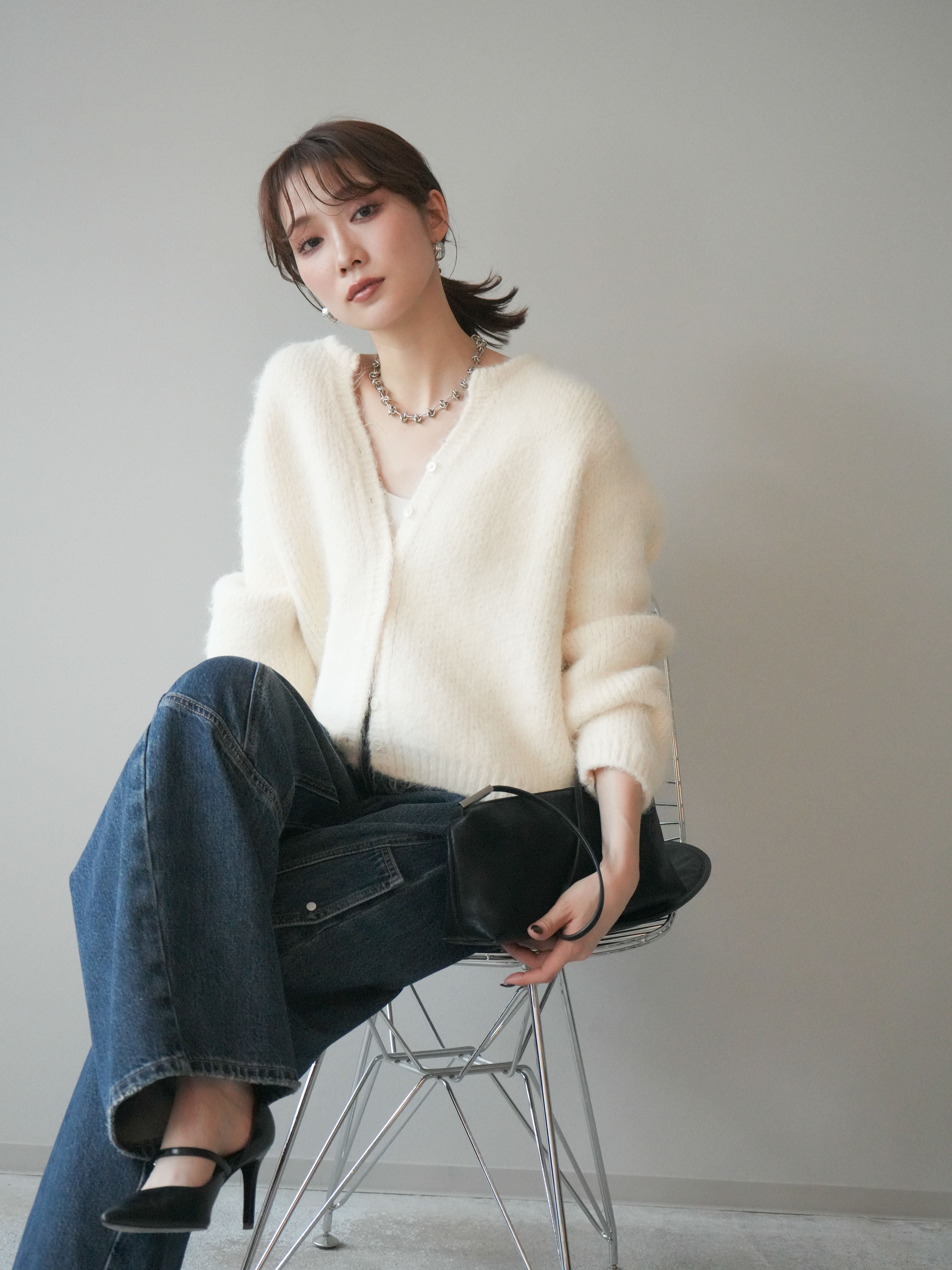 予約]キーネックシャギーニットカーディガン/ivory – Lumier