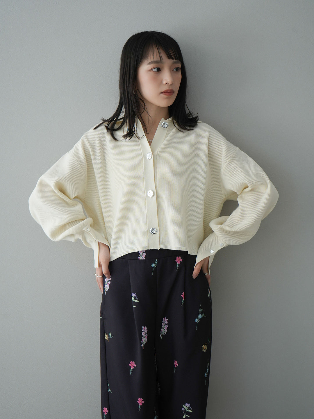 [SET]ボリュームスリーブポロニットカーディガン+フラワーアートプリントタックパンツ(2set)