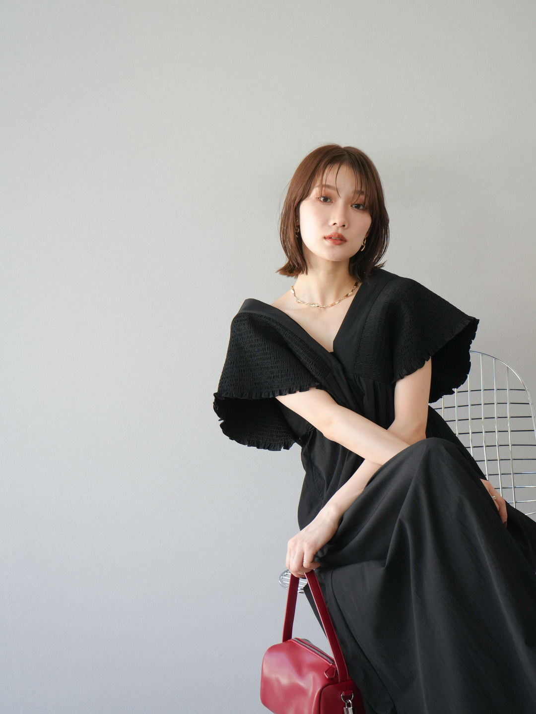 [予約]シャーリングVネックワンピース/ブラック