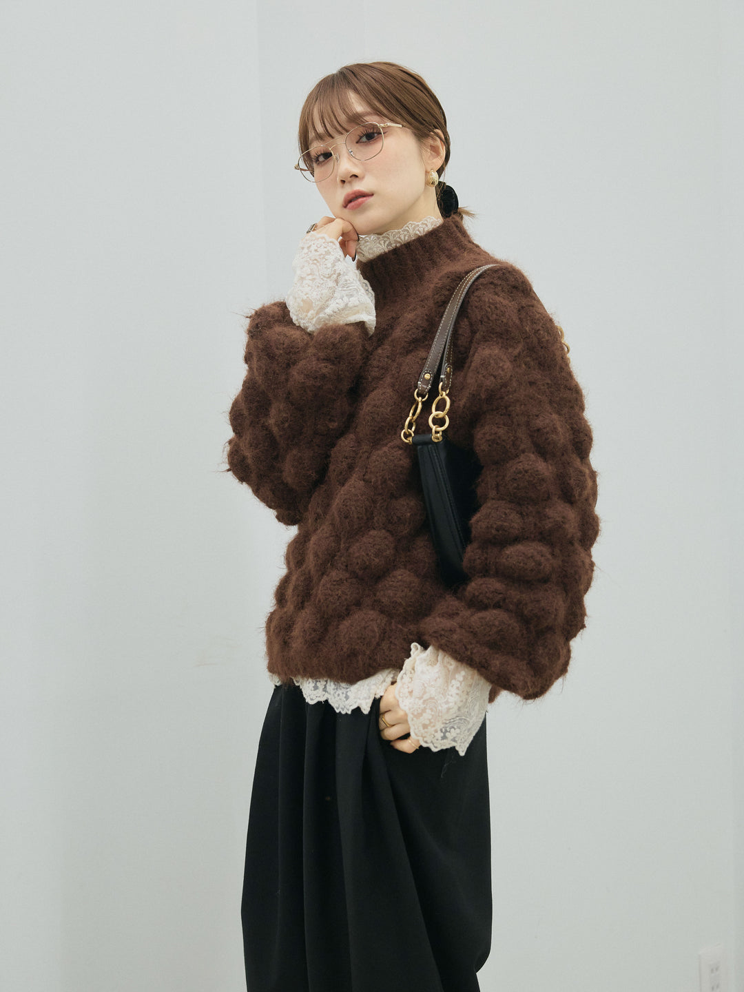 【Allure】[SET]ポップコーンハイネックニットプルオーバー+ハイネックレーストップス+モックスカルゼサイドタックコクーンパンツ(3set)