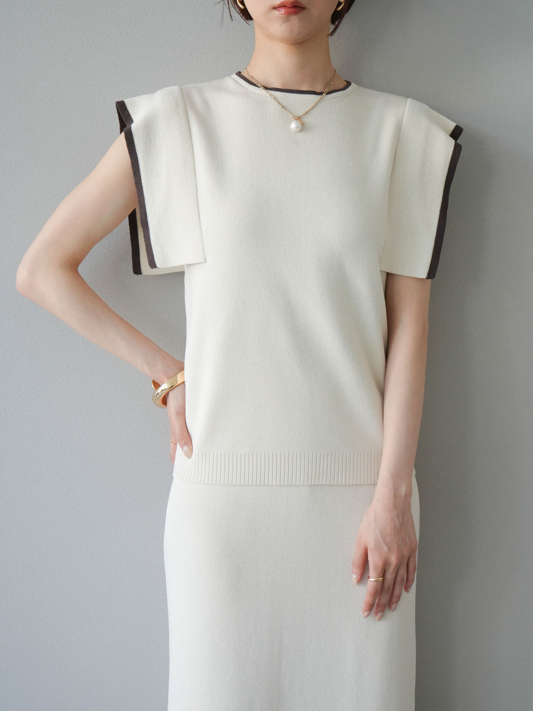 【預購】亞麻質感方袖拼色針織套頭衫/象牙白