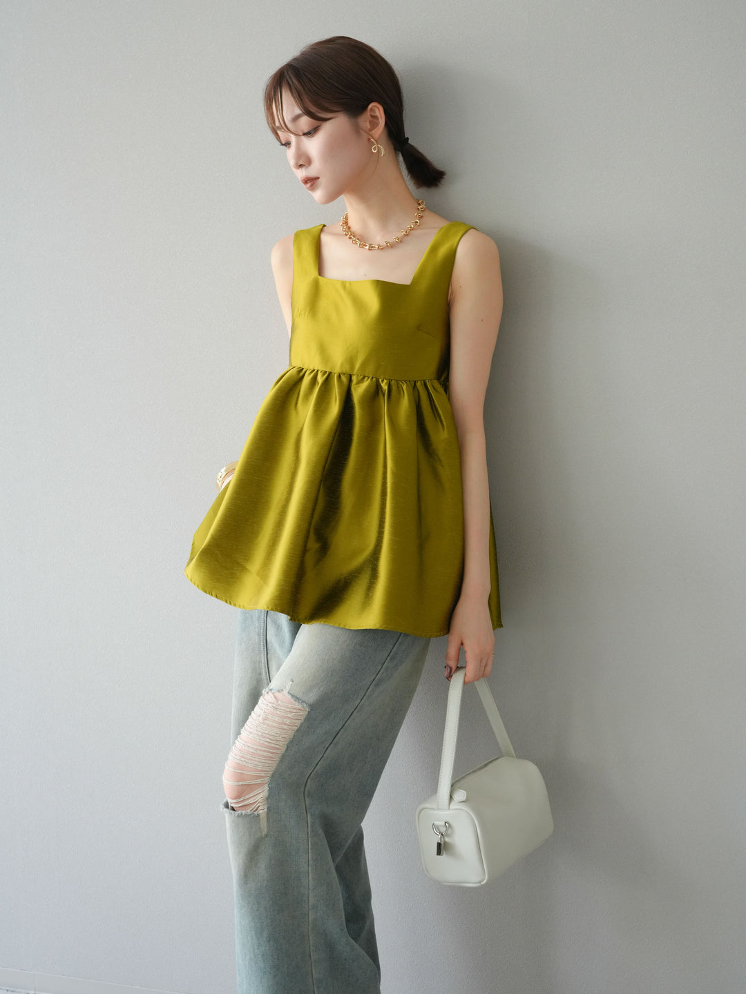 [予約]サテンフレアノースリーブトップス/グリーン