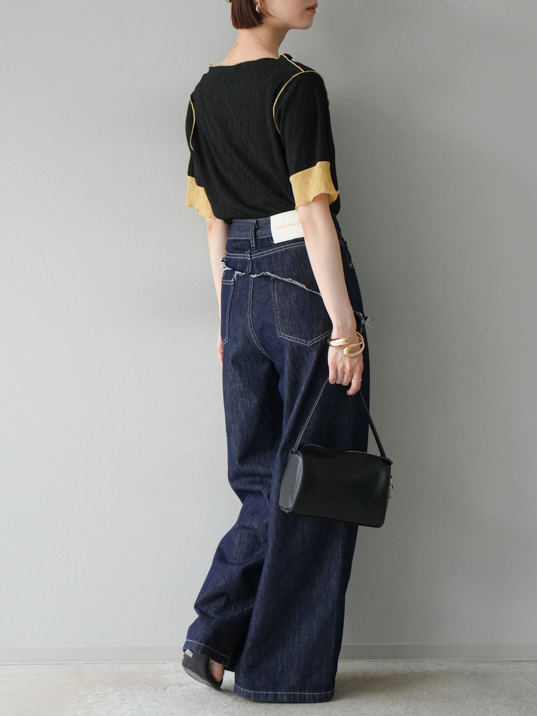 [SET] 百褶同色船領套頭衫 + 臀部設計牛仔褲（2 件組）