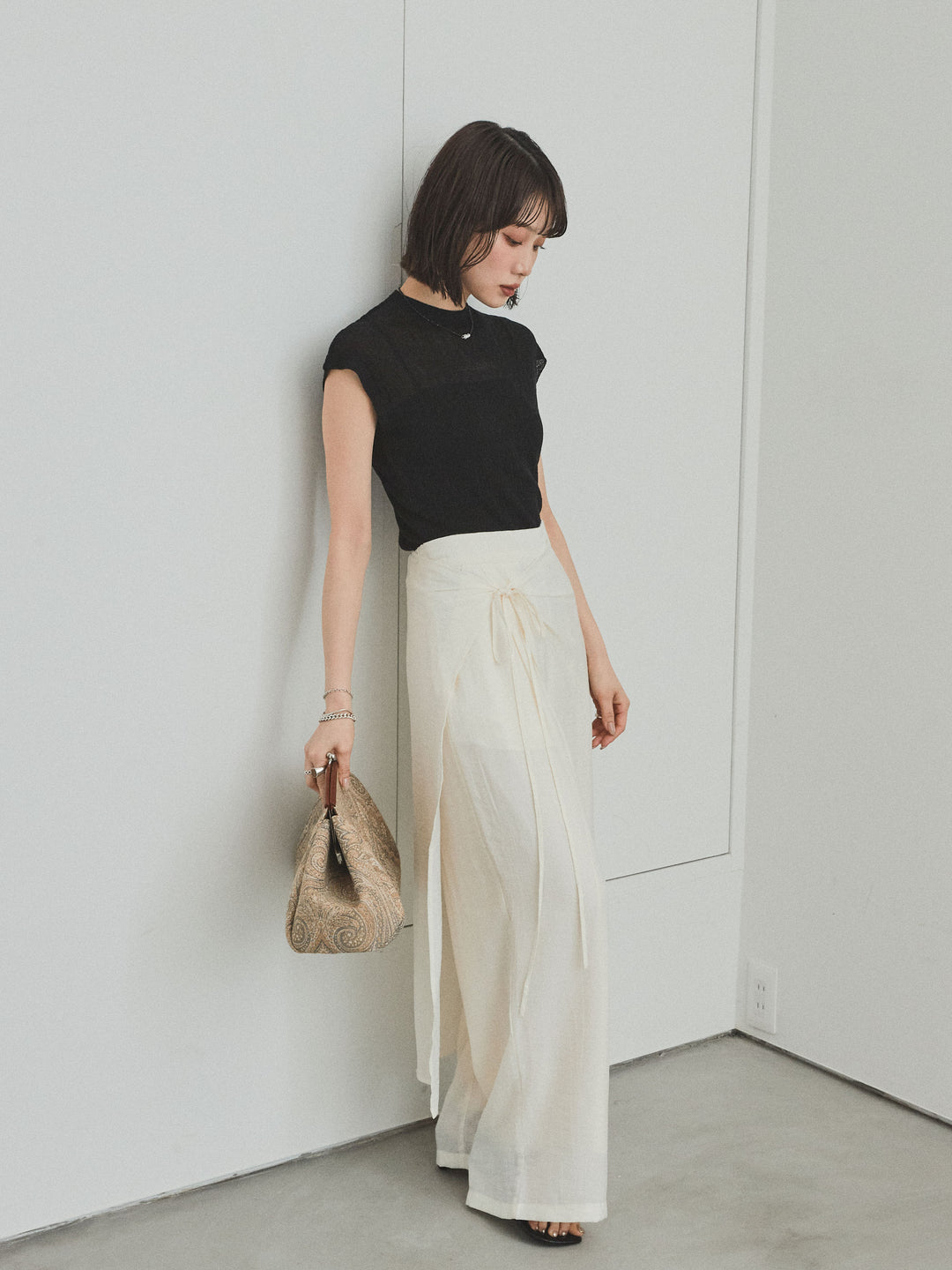 [SET]フレンチスリーブシアーニットトップス+ワッシャーサテンレイヤードスカートパンツ(2set)