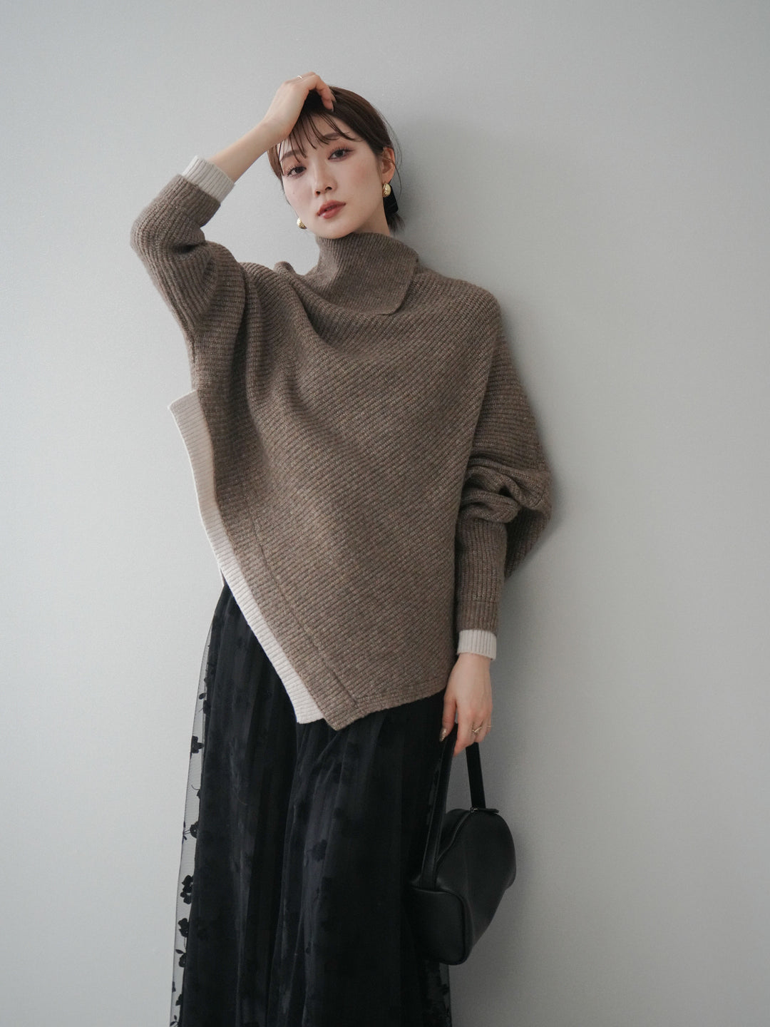 [予約]配色アシンメトリードルマンニットプルオーバー/oatmeal