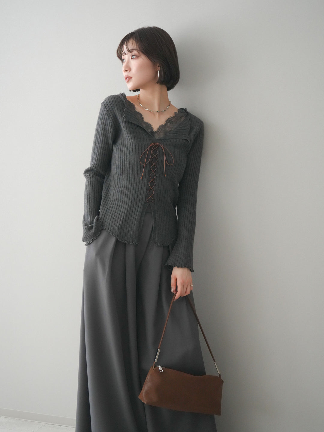 [予約]レースネックレースアップリブニットトップス/gray