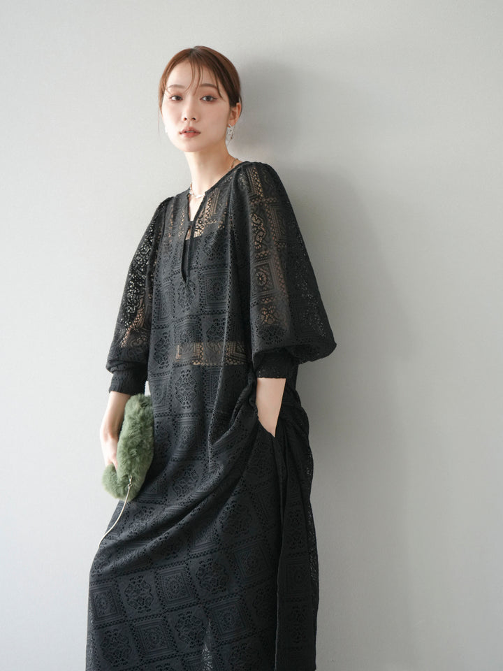 【套裝】塊蕾絲捲袖洋裝+塊蕾絲寬褲（2套）