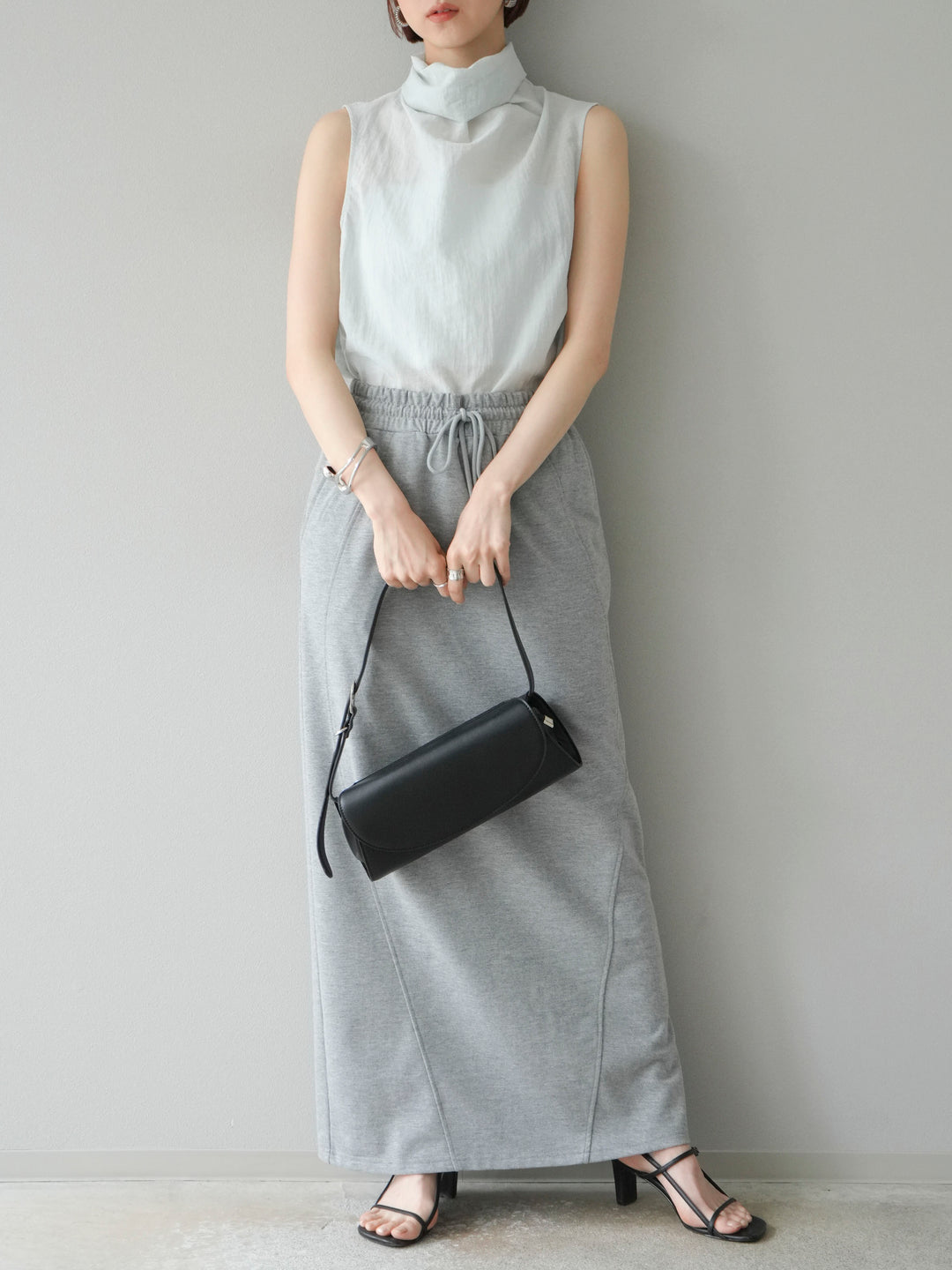 [SET] 後繫帶無袖上衣 + 運動長裙 (2set)