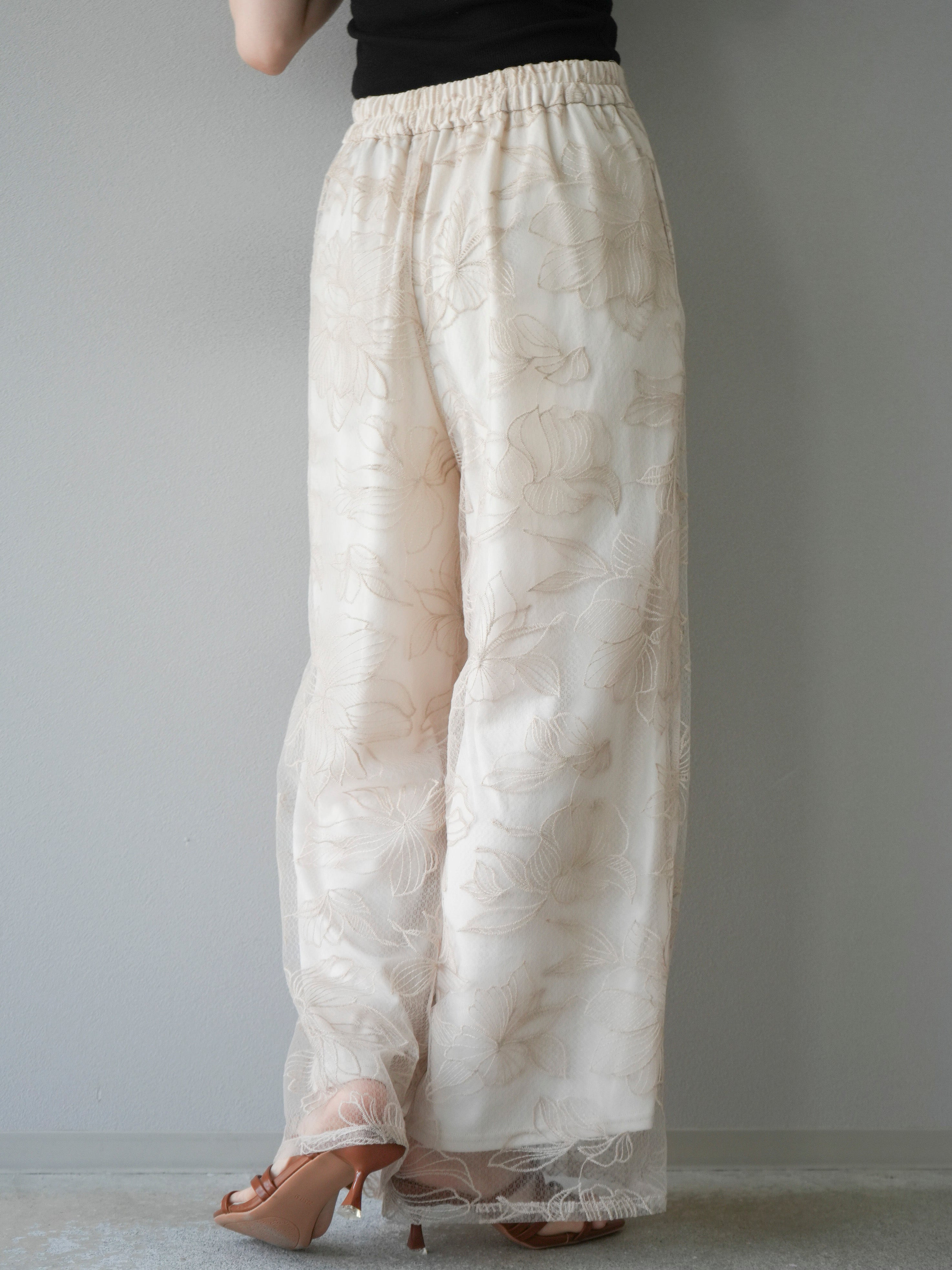 予約]チュールフラワー刺繍ワイドパンツ/エクリュ – Lumier