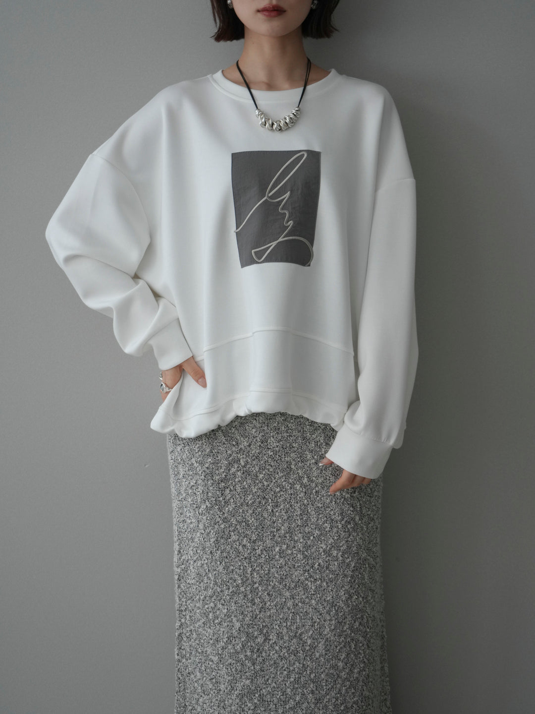 [予約]ライトポンチ刺繍ロゴプルオーバー/white