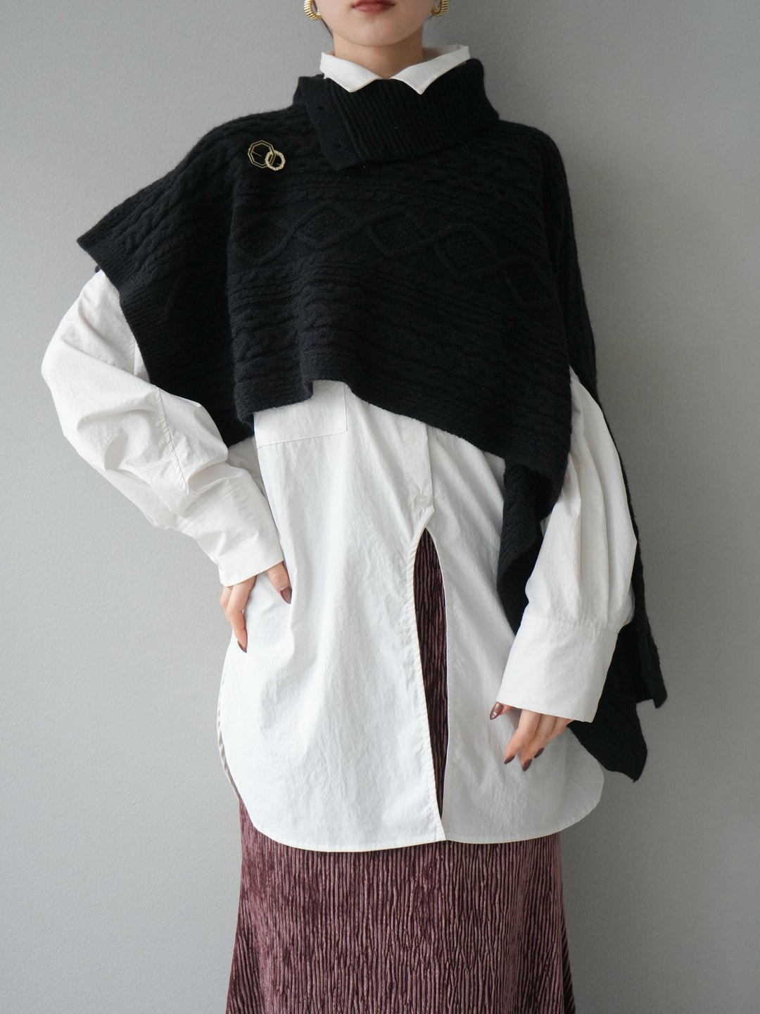 [予約]ケーブル編みニットケープ/ブラック