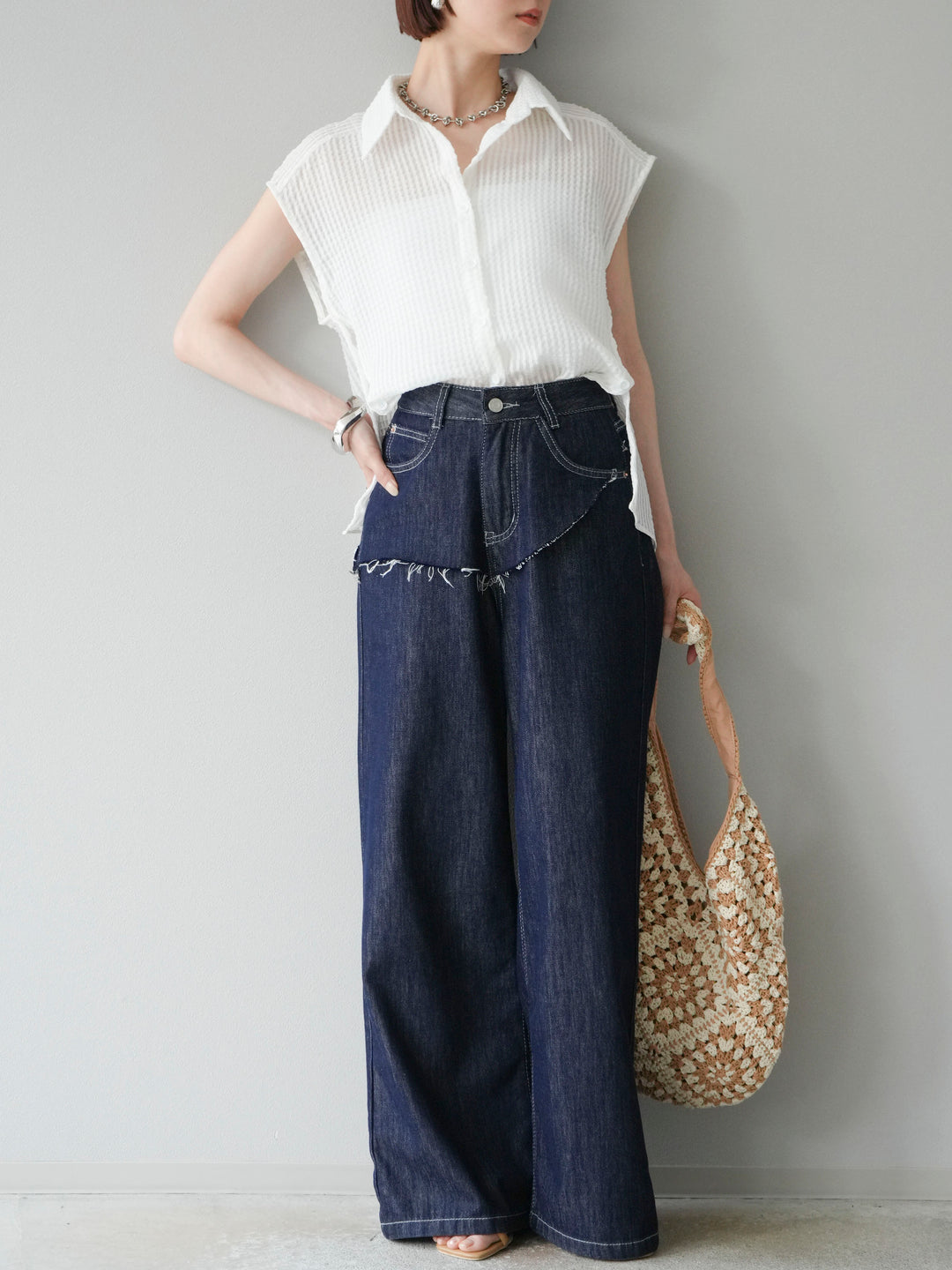 [SET] 透視格紋無袖襯衫 + 臀部設計牛仔褲（2 套）