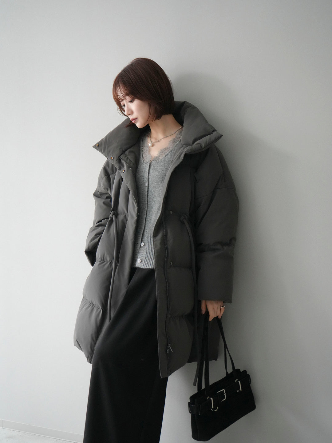 [20%オフ]スタンドカラーウエストベルトミドルダウンコート/gray