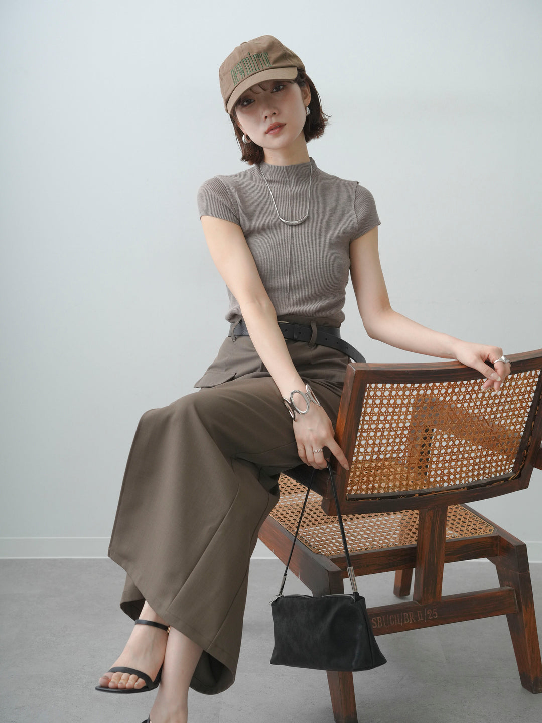 [SET]シアーバックボタンリブニットトップス+クレープデシンフラップ付きストレートスカート(2set)