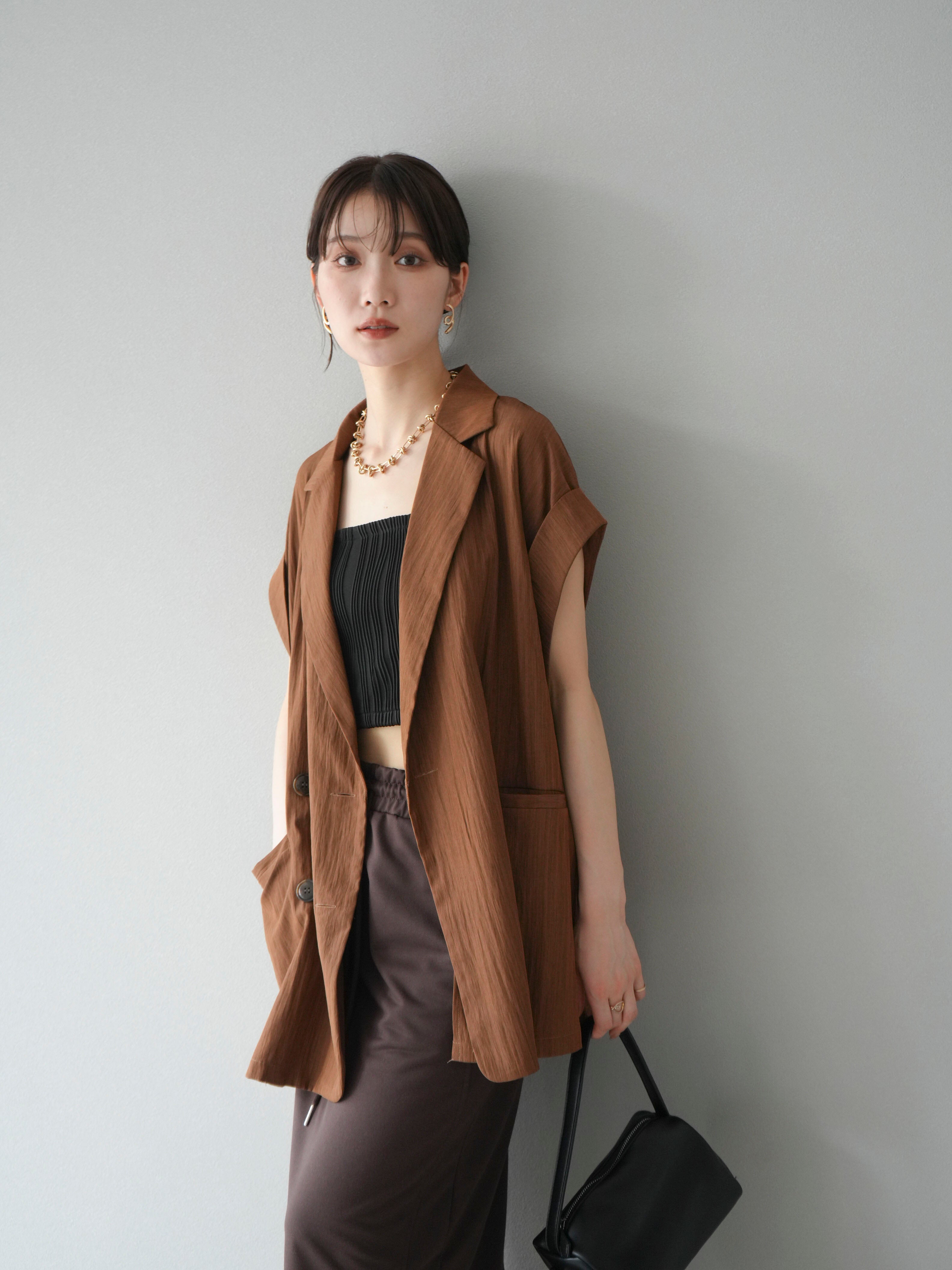 SET]リネンライクノースリーブダブルジレ+ウェーブパイピングカップ付