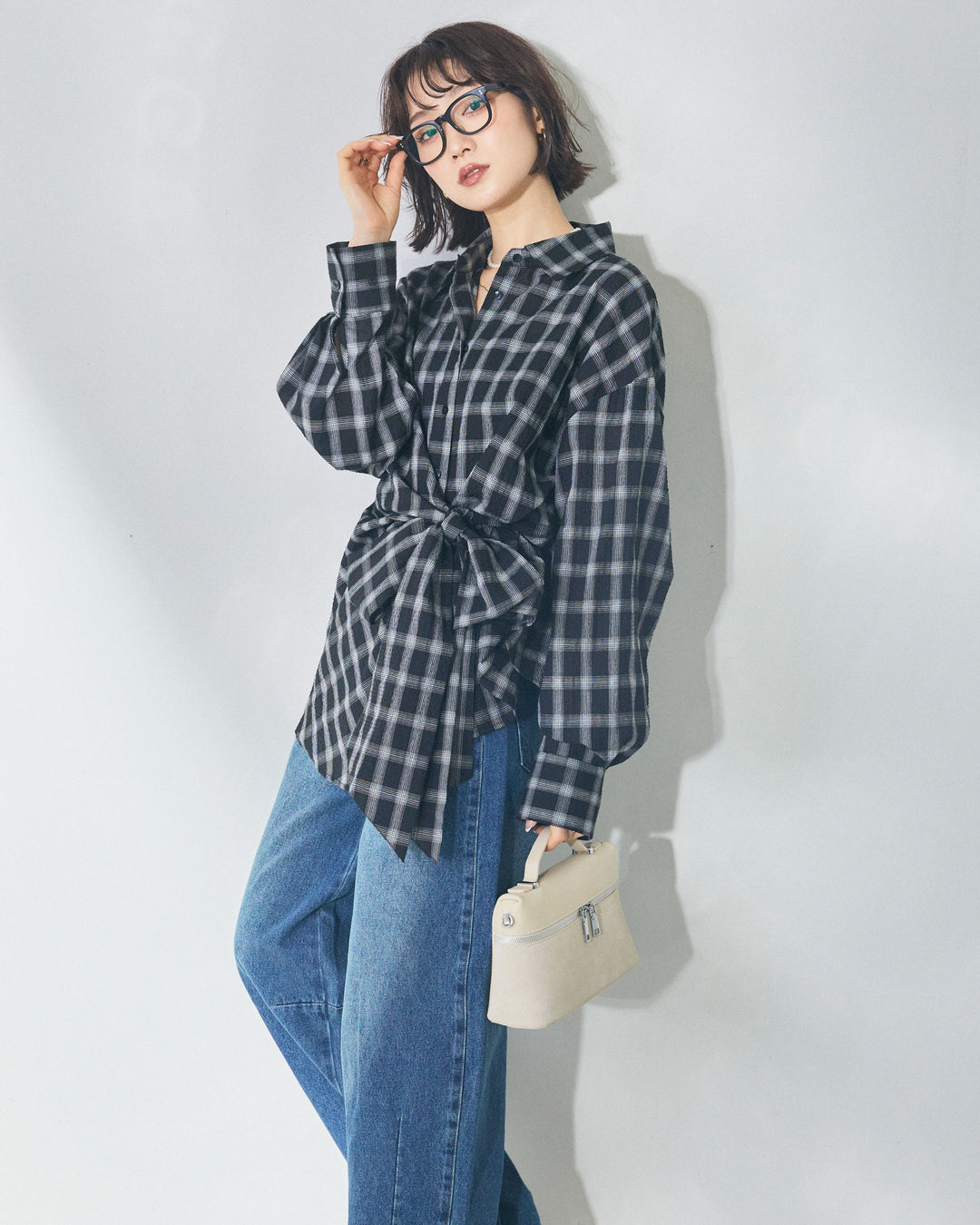 【Allure】[SET]ウエストアシメリボンシャツ+アシメカーブデニムパンツ(2set)