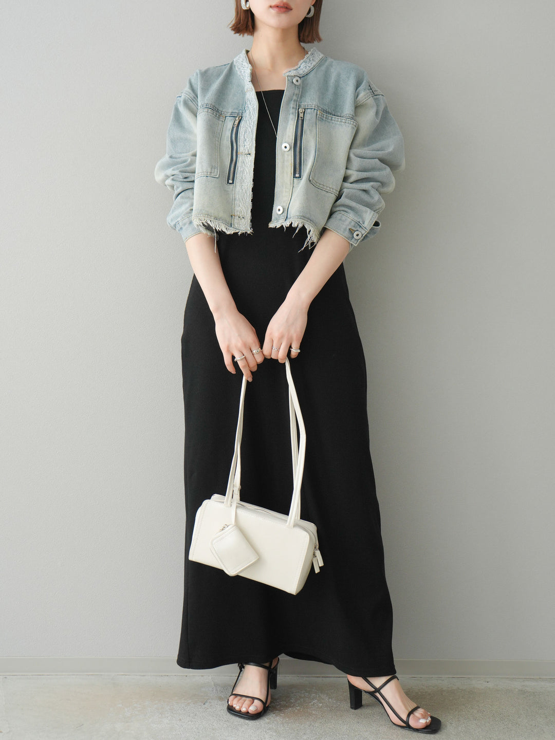 【預購】羅紋罩杯吊帶洋裝/黑色