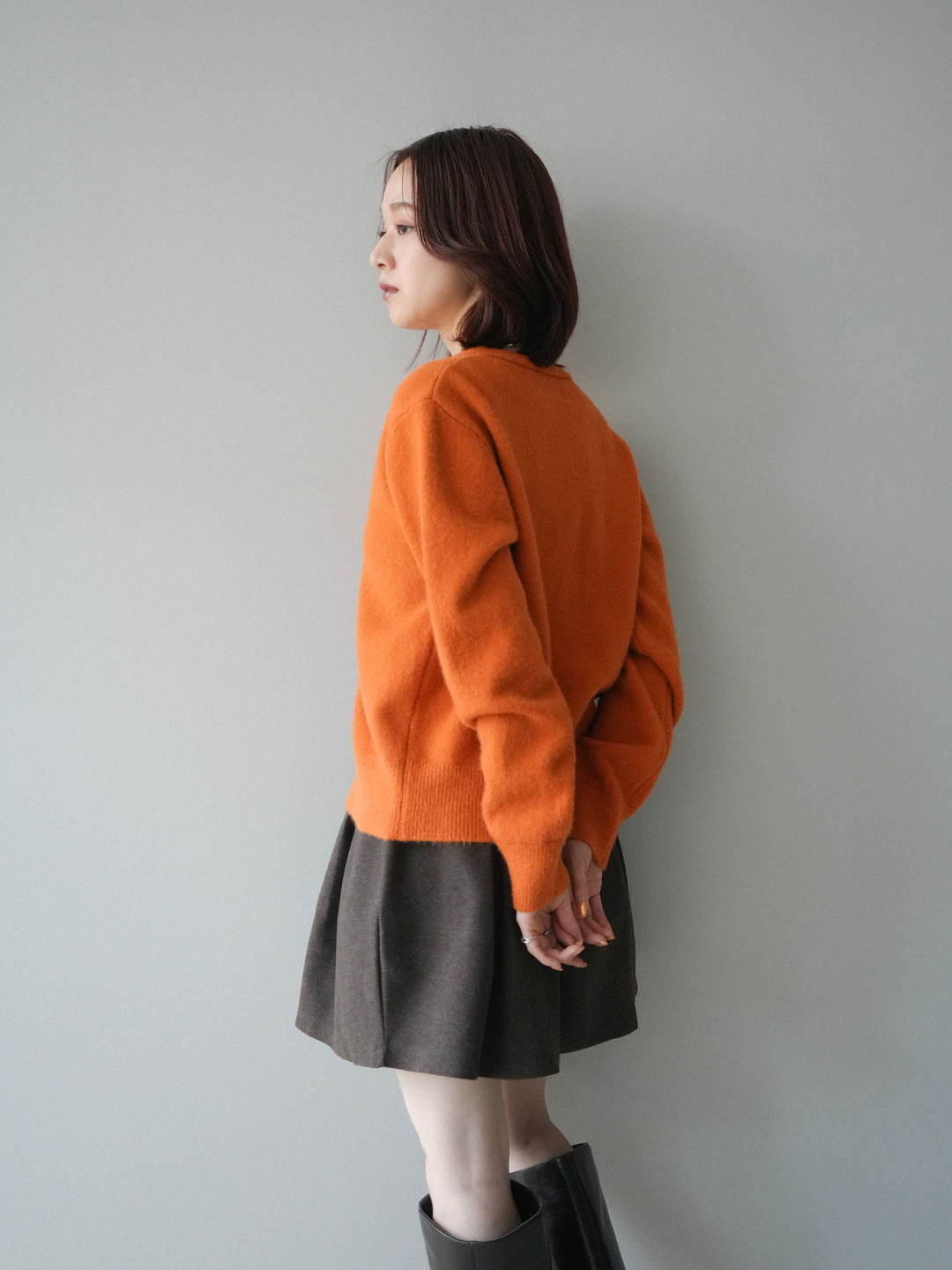 [SET]アンティークボタンニットカーディガン+ベルト付きタックミニスカート(2set)