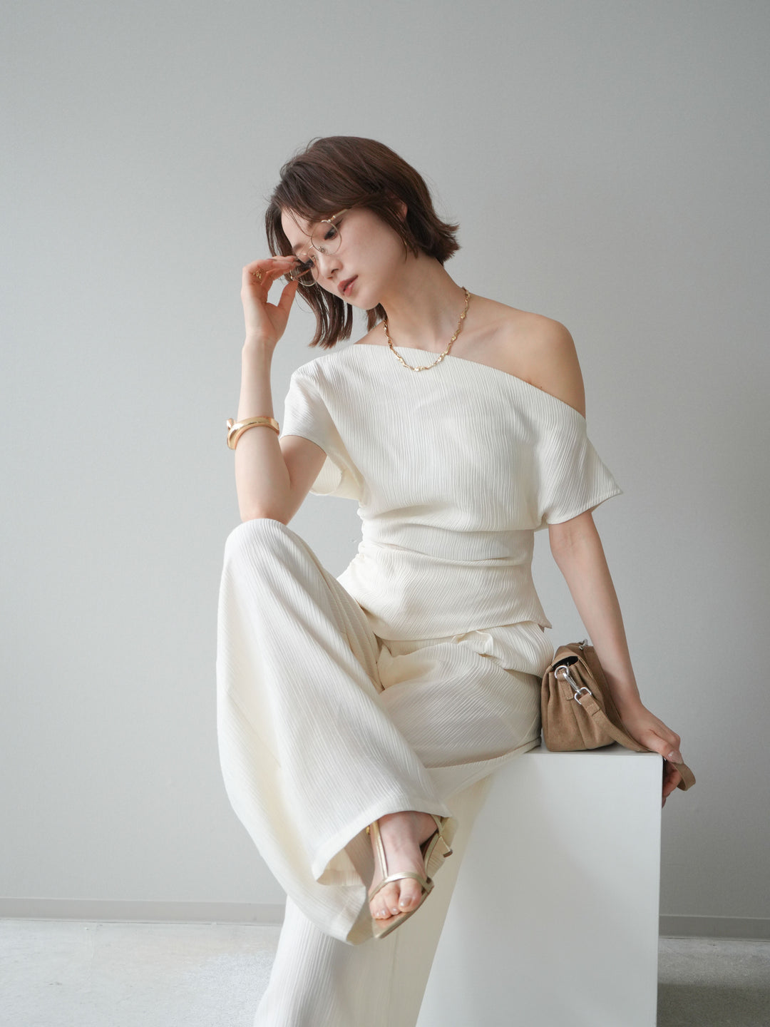 [予約]クレープアシンメトリーギャザートップス/white