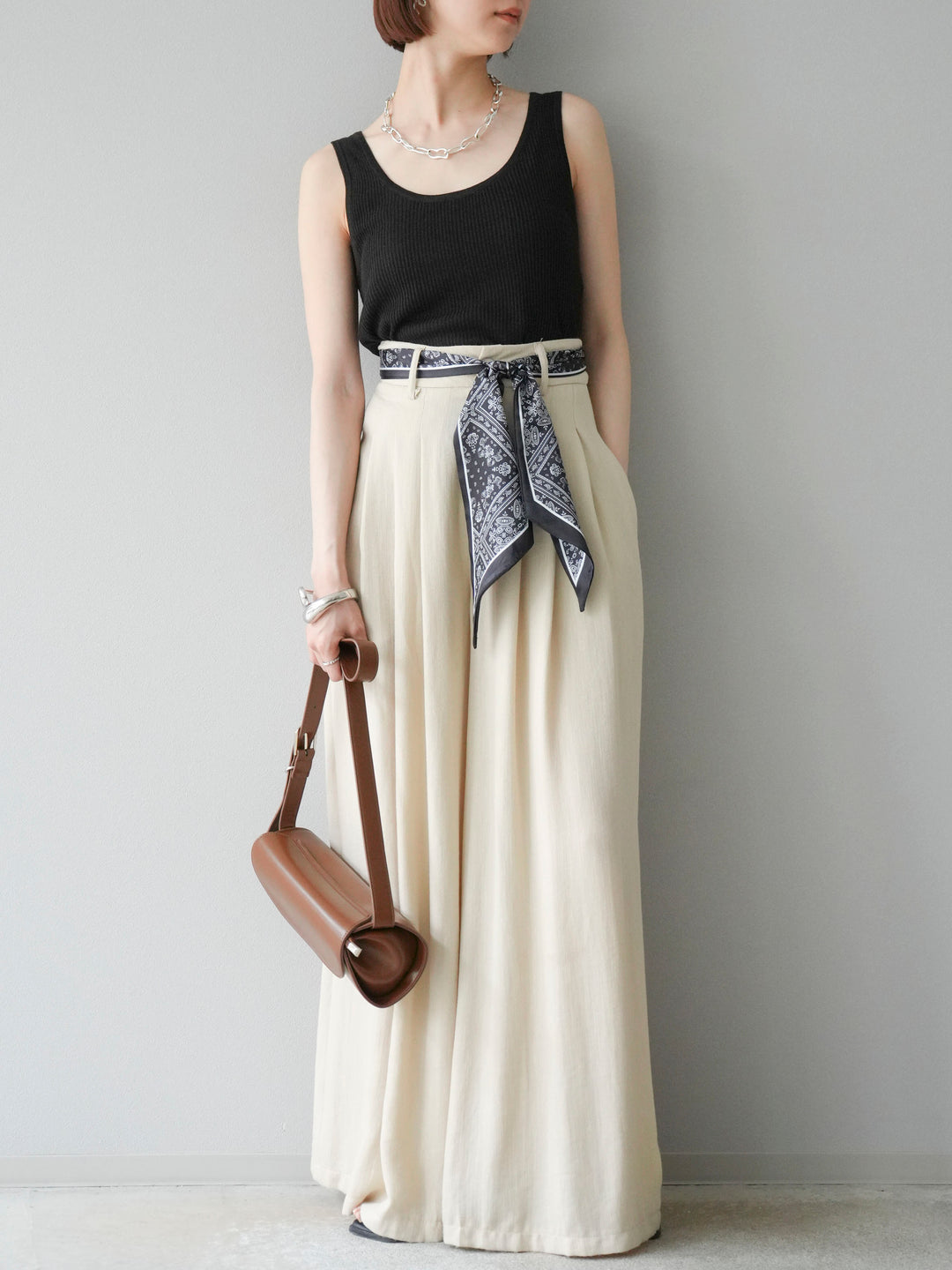[予約]スカーフベルト付3タックワイドパンツ/ベージュ