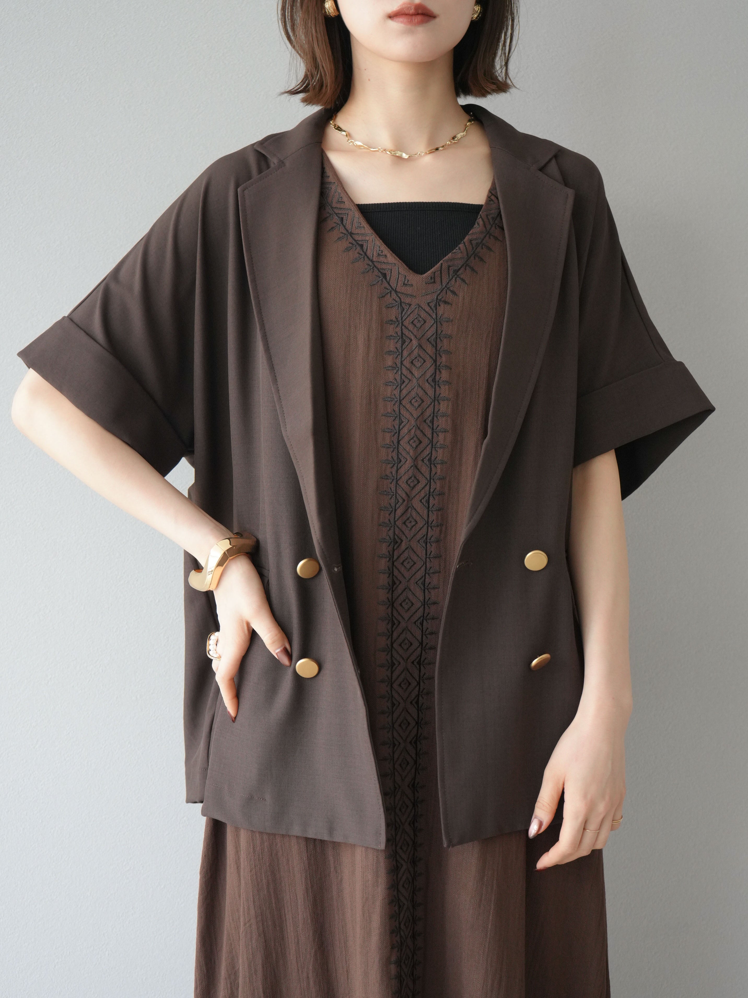 予約]刺繍Vネックワンピース/ブラウン – Lumier