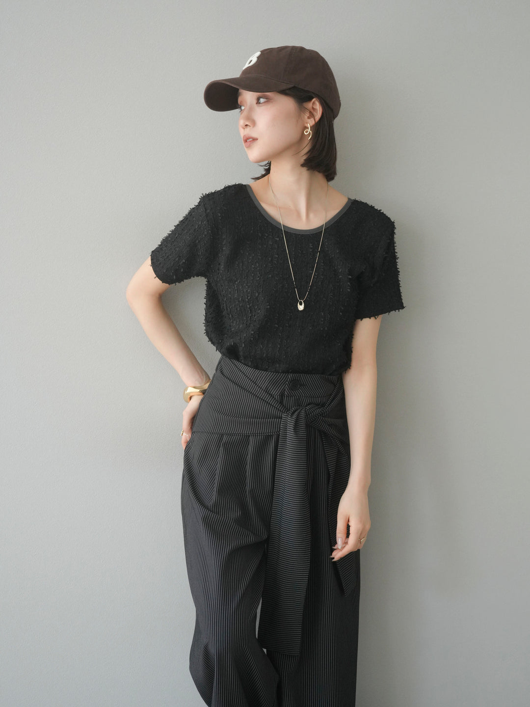 【預購】同色系滾邊蓬鬆剪裁上衣/黑色