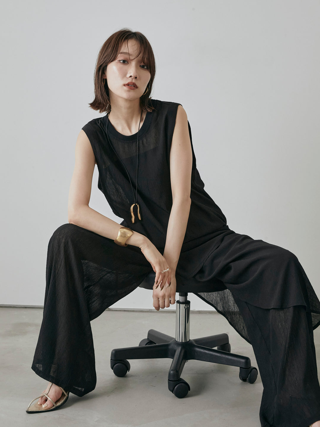 [予約]シアーワッシャーアシンメトリープルオーバー/ブラック