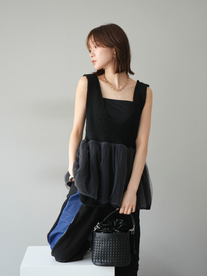 [予約]チュールレイヤードペプラムニットベスト/ブラック
