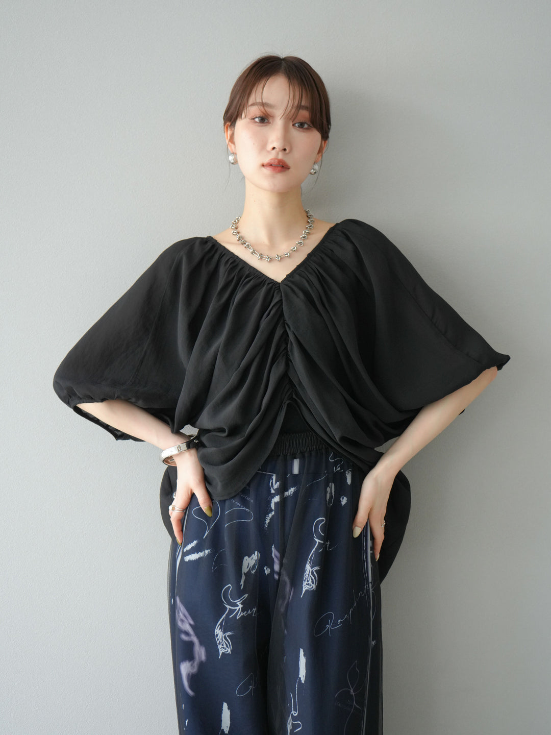 [予約]ボリュームスリーブシアータックブラウス/ブラック